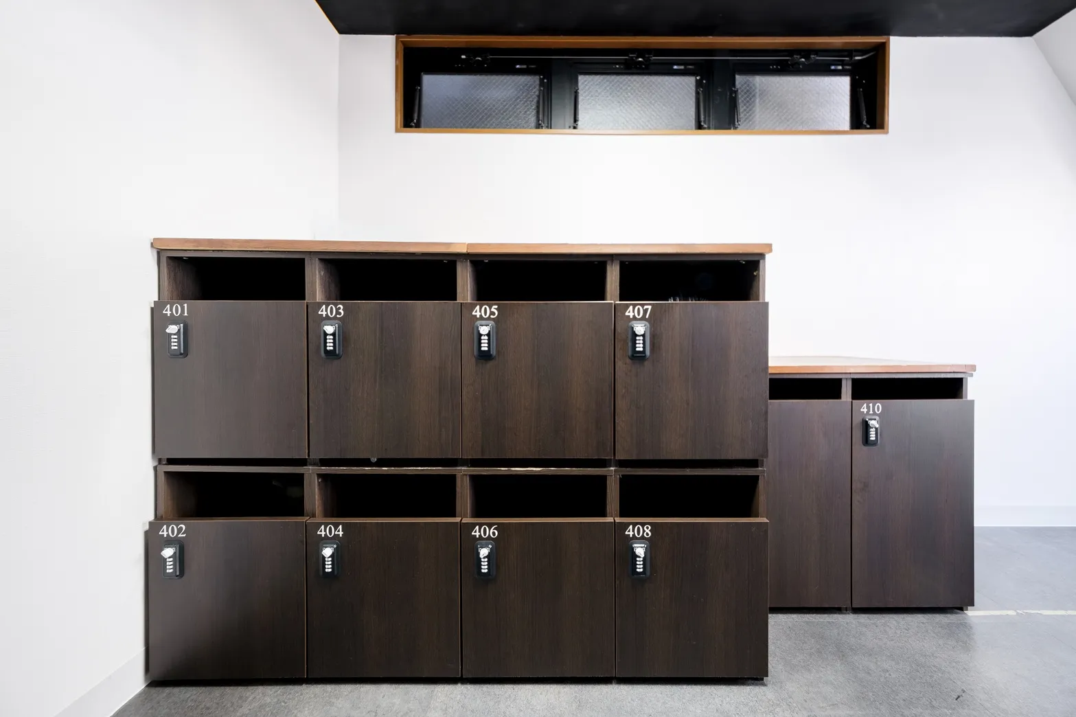 Large luggage lockers at Hostel JAZ Ueno