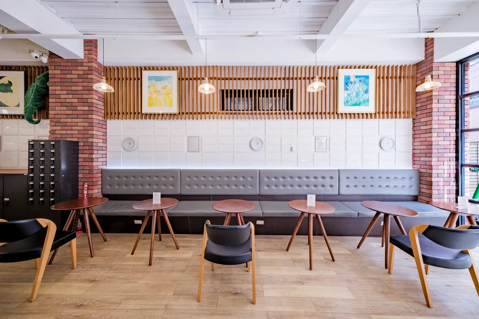 Relaxing lounge space with power outlets at Hostel JAZ Ueno